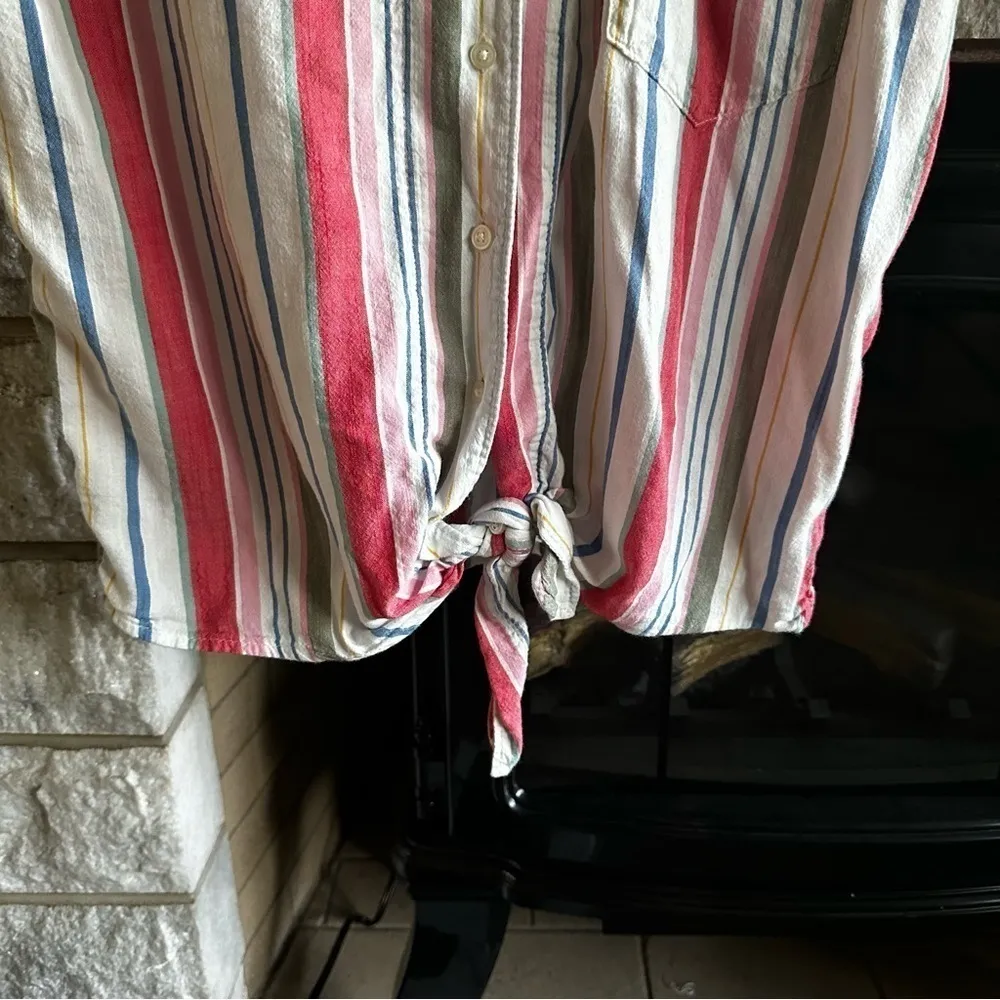 Old Navy button down tie front short sleeve striped top small - Image 3