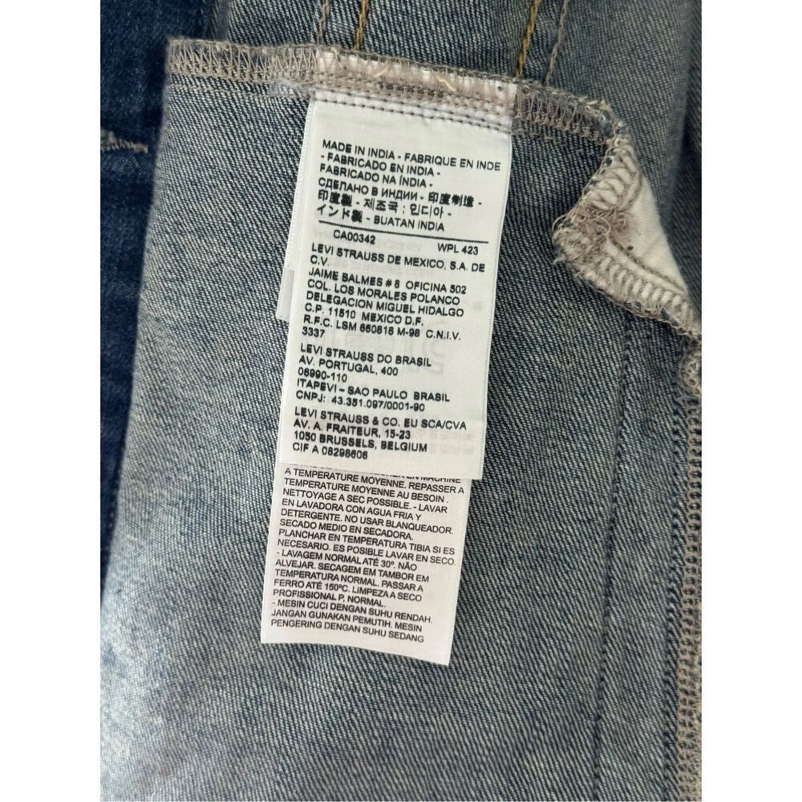 Levi’s Denim Vintage Trucker Jacket Women’s Size Large - Image 11