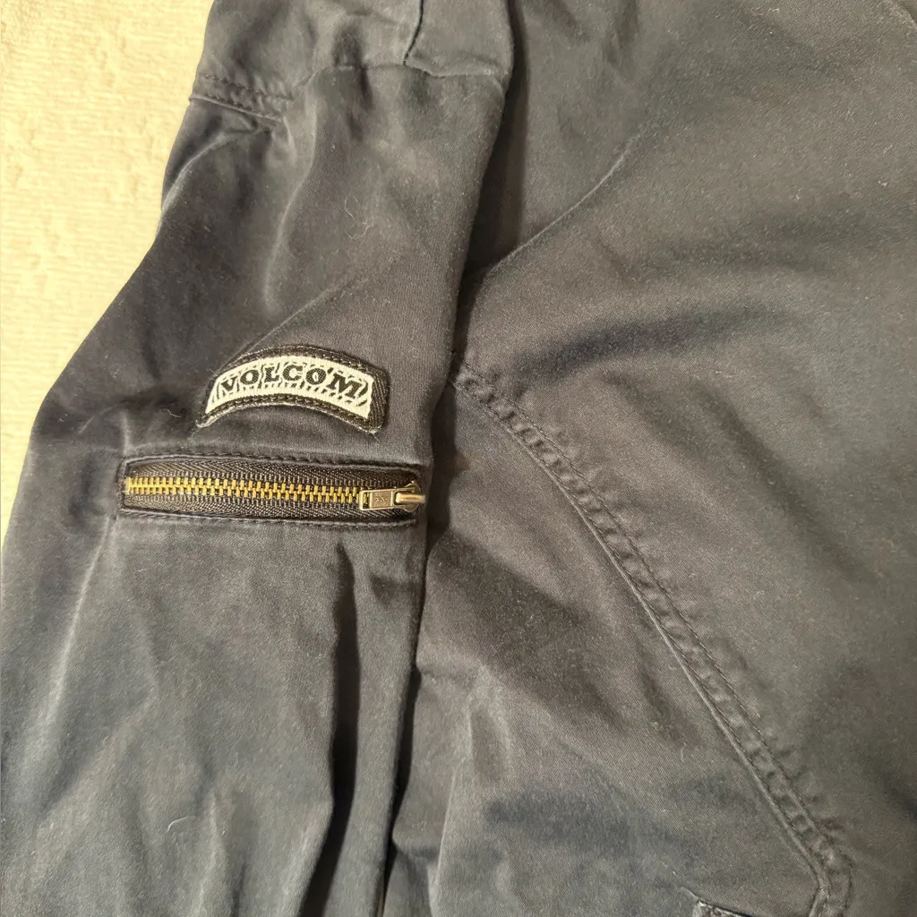 Volcom Black Bomber Jacket with Fitted Silhouette - Image 7