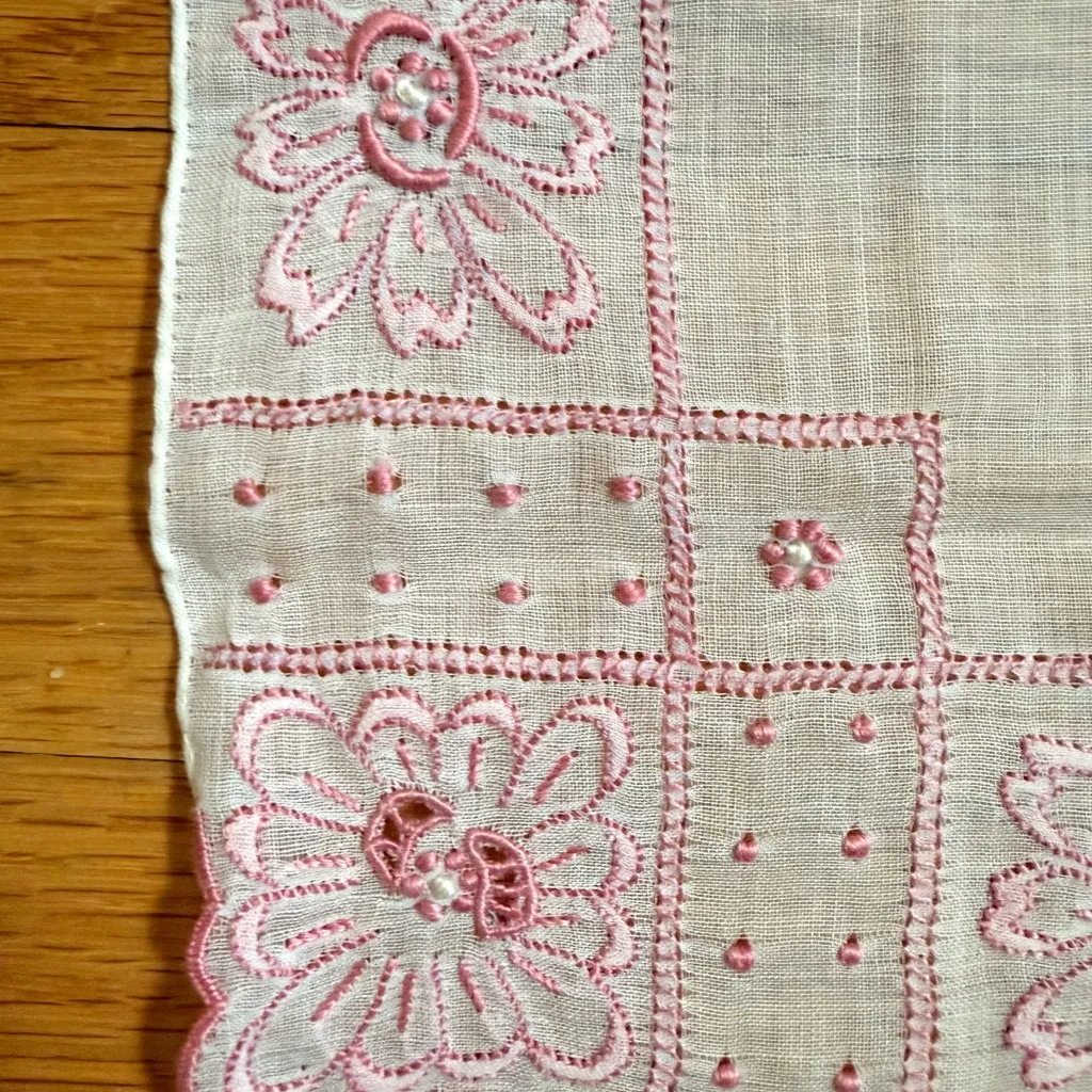 Vintage‎ Embroidered Floral Handkerchief Pink - Image 7