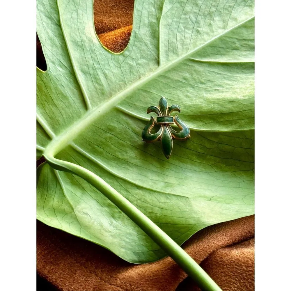 Antique Gold Fleur Di Lis Pendant Brooch Green - Image 2