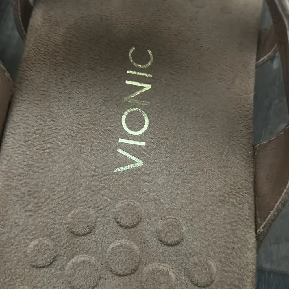 VIONIC Women’s rose gold straps slip on sandals Sz 9 - Image 2