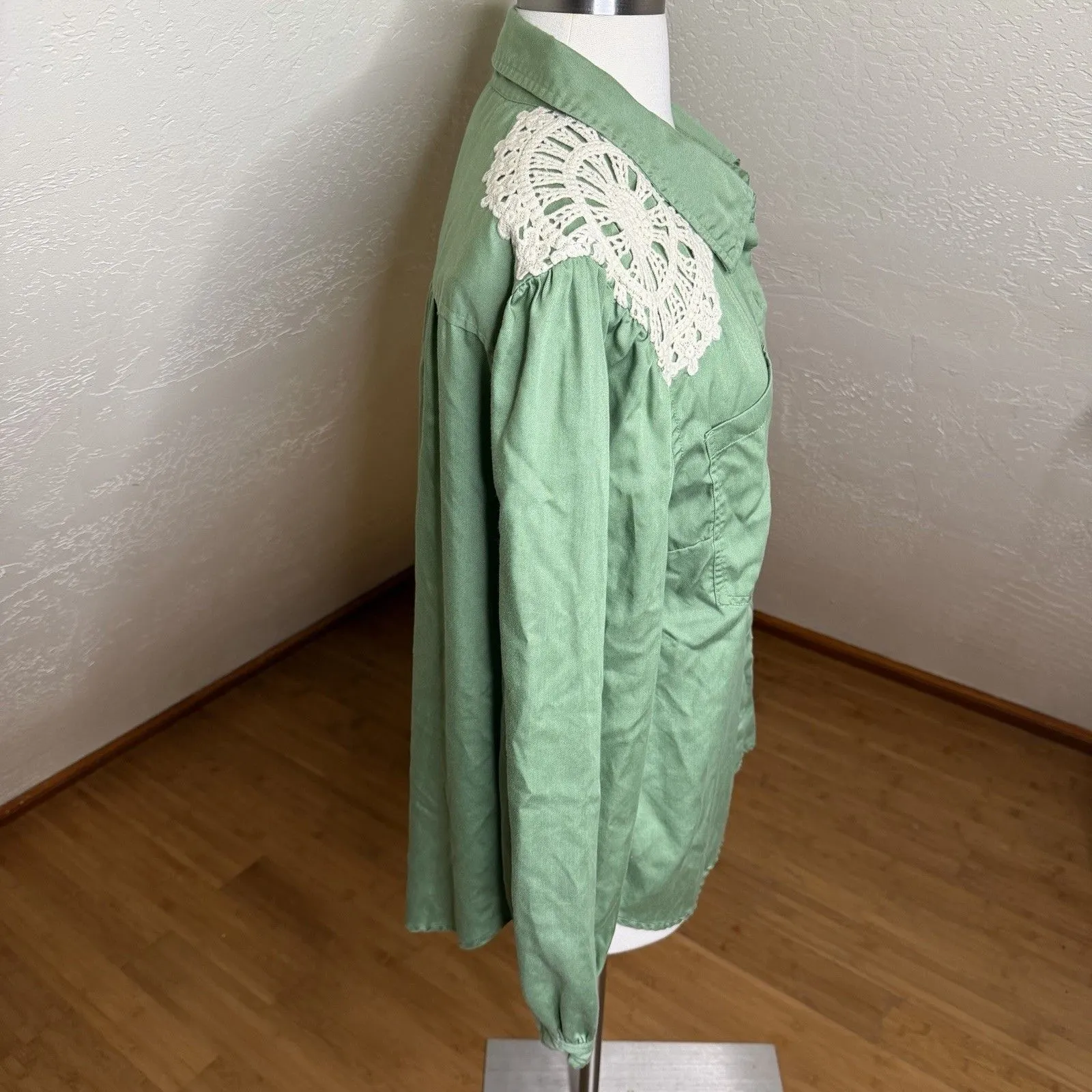 Canyon Retreat Top Womens Medium Green Doily Patchwork Button Down Boho - Image 7