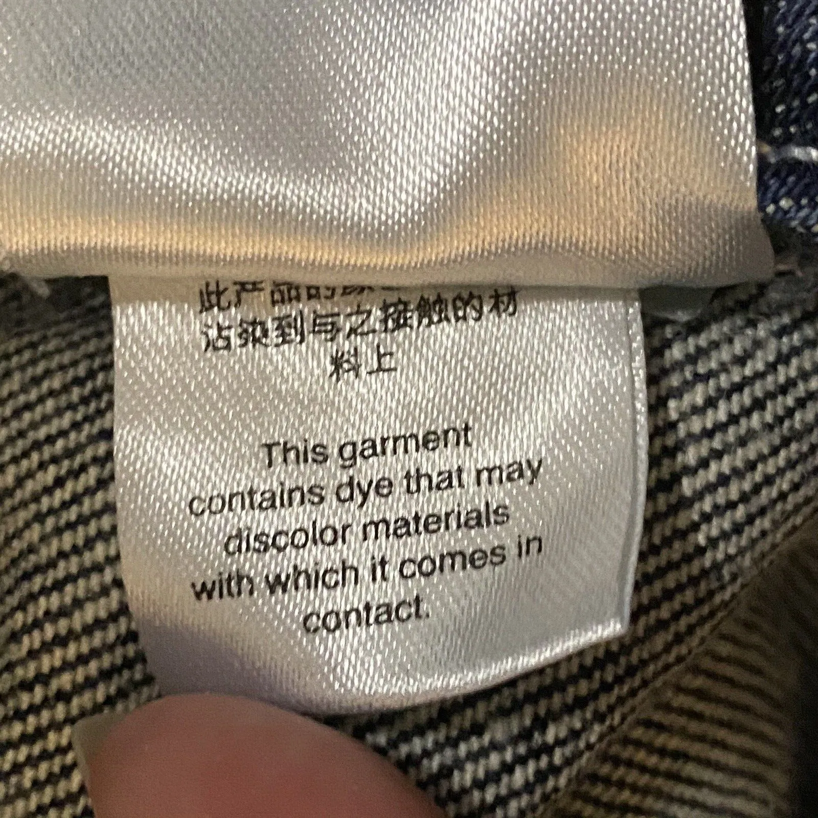 Urban Outfitters BDG Low Rise Flare Jeans Women’s Size 26 Dark‎ Wash Print - Image 7