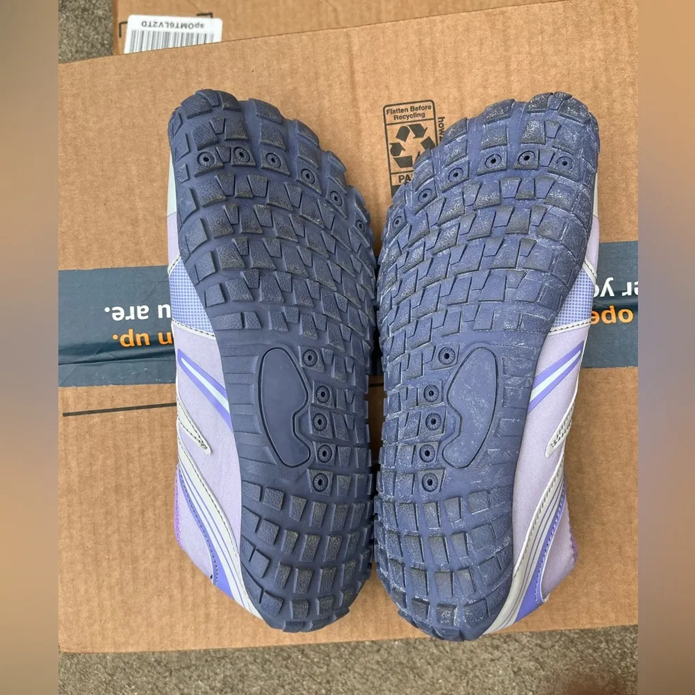 Lightly used Coolloog water shoes Size 8.5 - Image 4