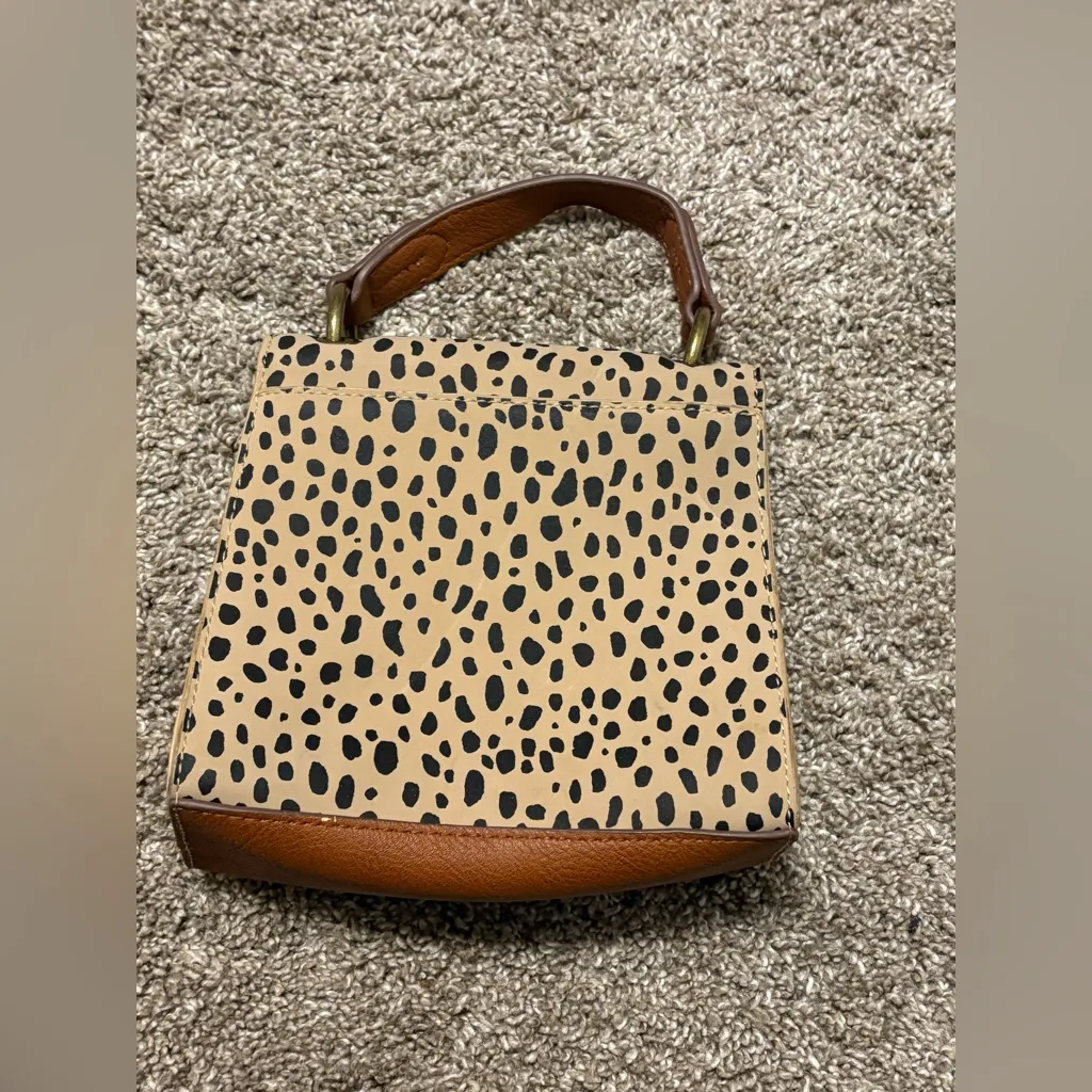 (Universal Threads) Leopard Print Bag/Purse w/ Magnetic Closure: 9” x 6” - Image 2