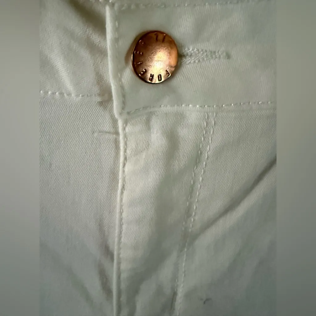 Forever 21 White Shorts - Image 4