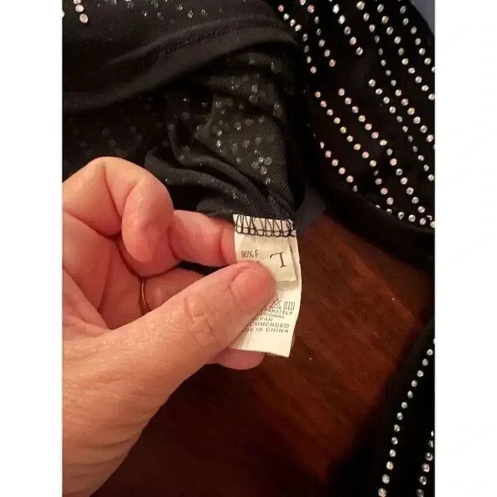 Bedazzled Size‎ Large Black Shirt - Image 3