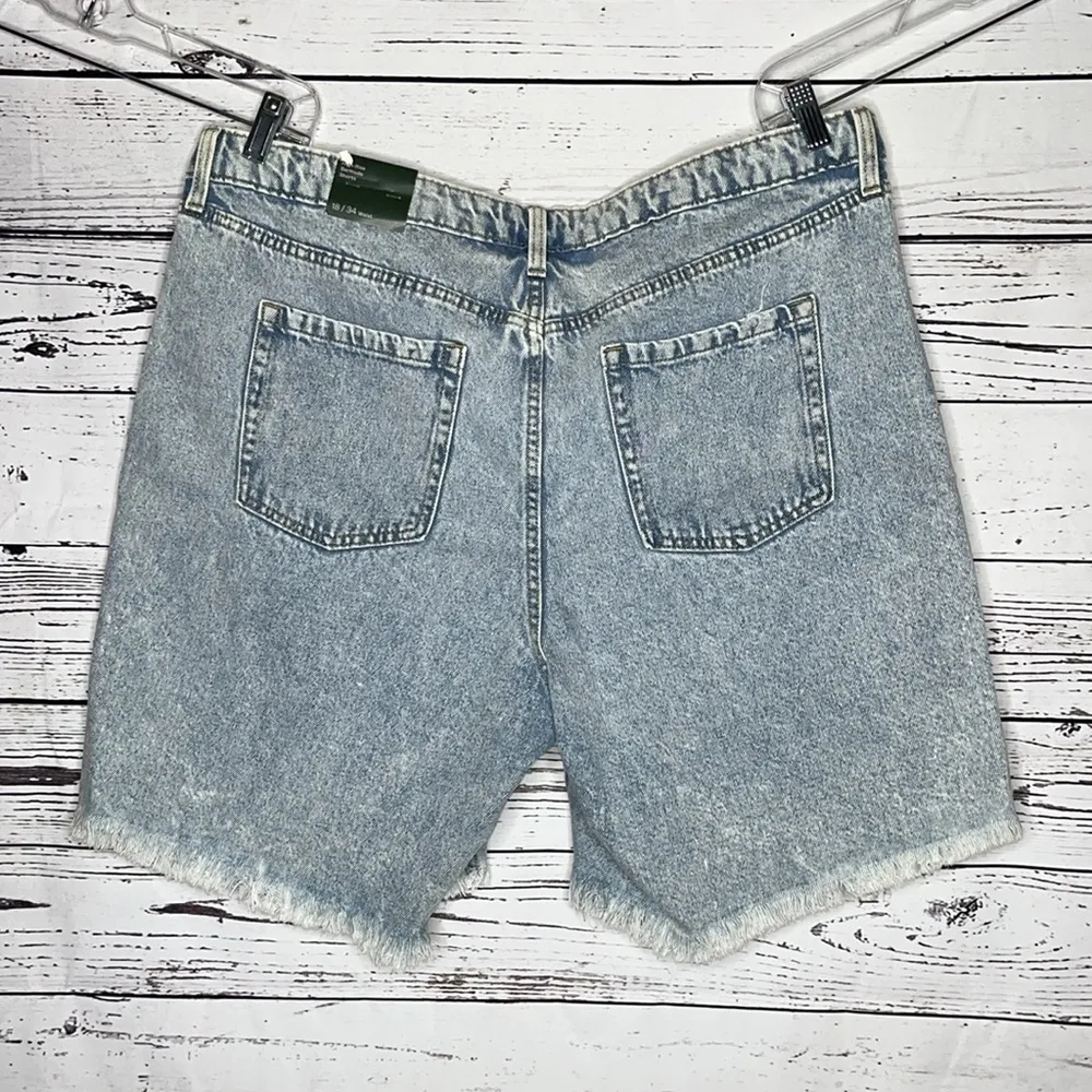 Wild Fable NWT 18 Acid Denim Crossover Button Fly High Rise Bermuda Jean Shorts - Image 2