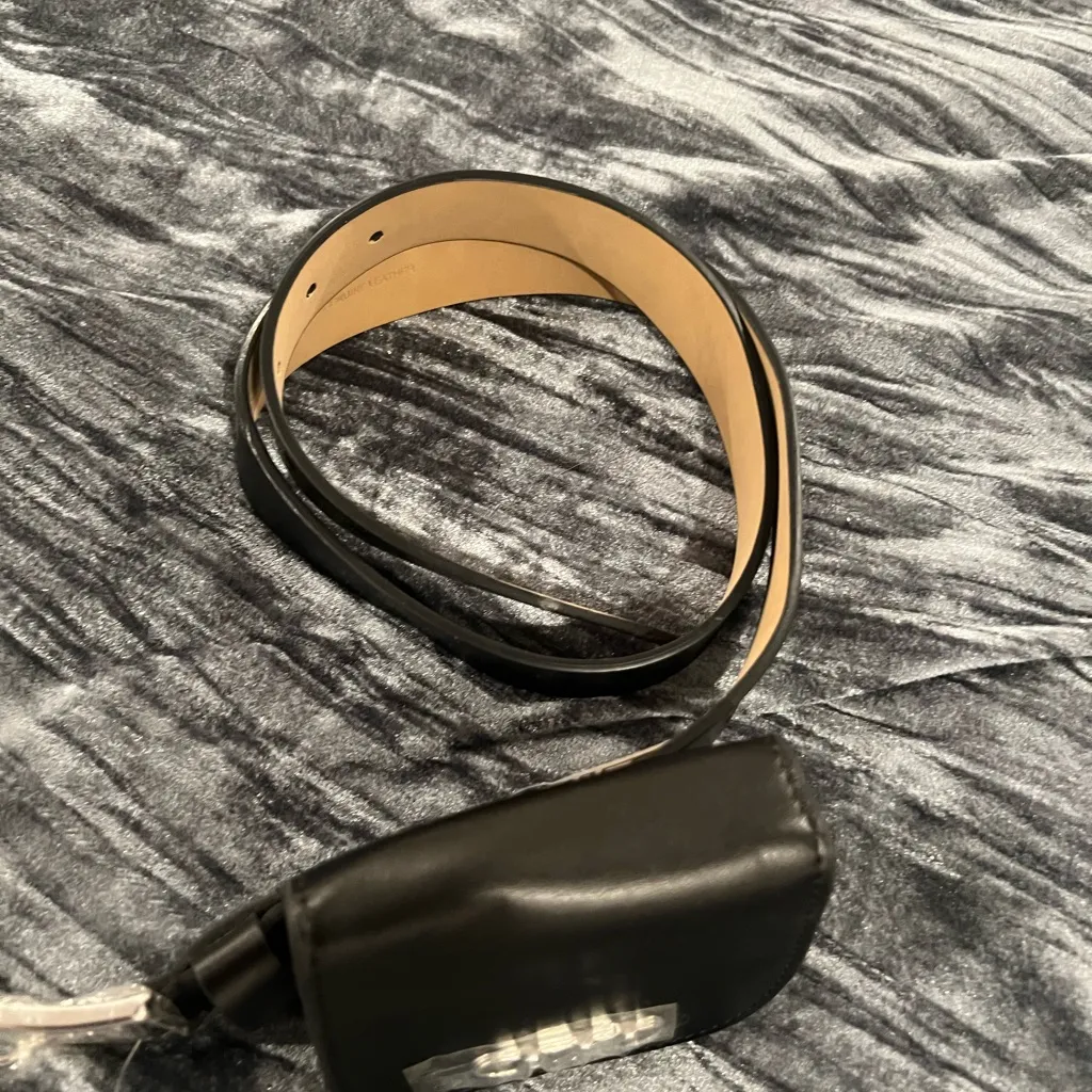 Michael Kors Black Leather Belt Bag - Image 4