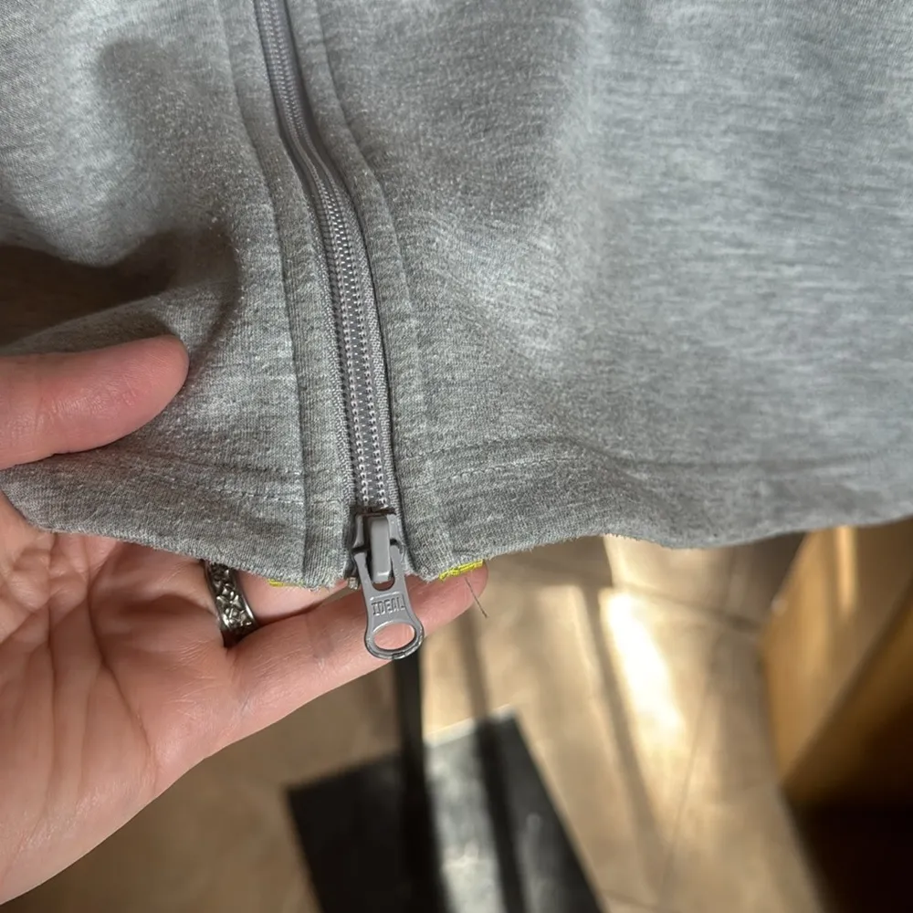 Athleta Grey Long Zip Up Fleece Sweatshirt Hoodie Jacket Size Large - Image 5