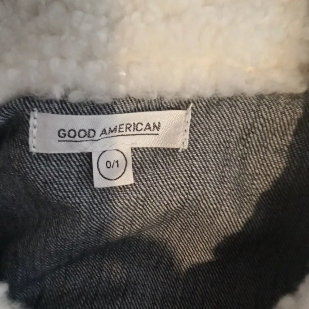 Trucker boyfriend sherpa collar women's small - Image 4