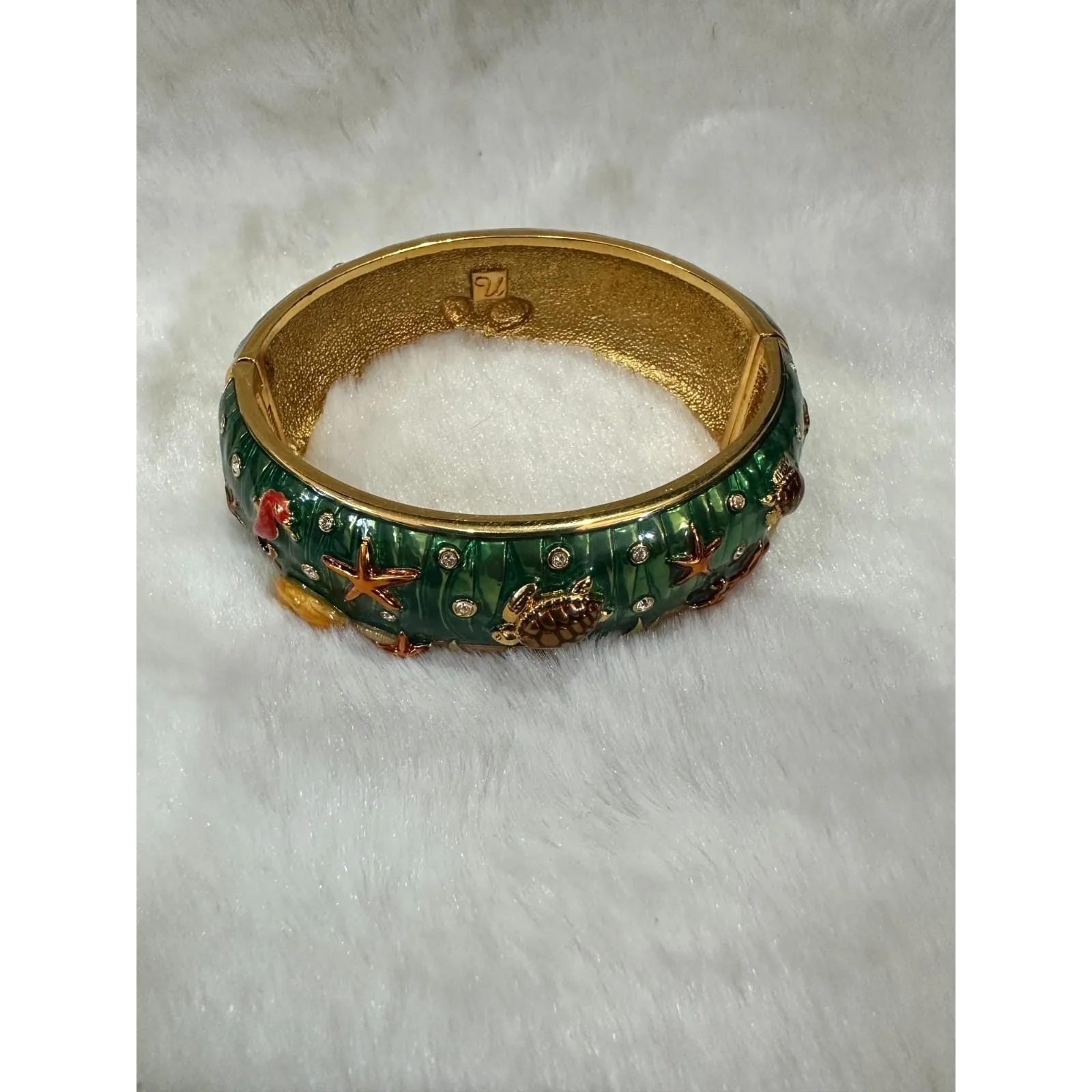 Met Museum MMA Sea Life Enamel Cuff Bracelet Turtle Starfish Ocean Gold Tone Green - Image 3