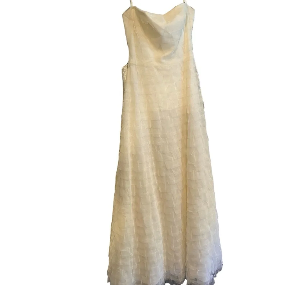 BCBG Maxazria cream tiered tile tule maxi wedding gown special occasion formal - Image 4