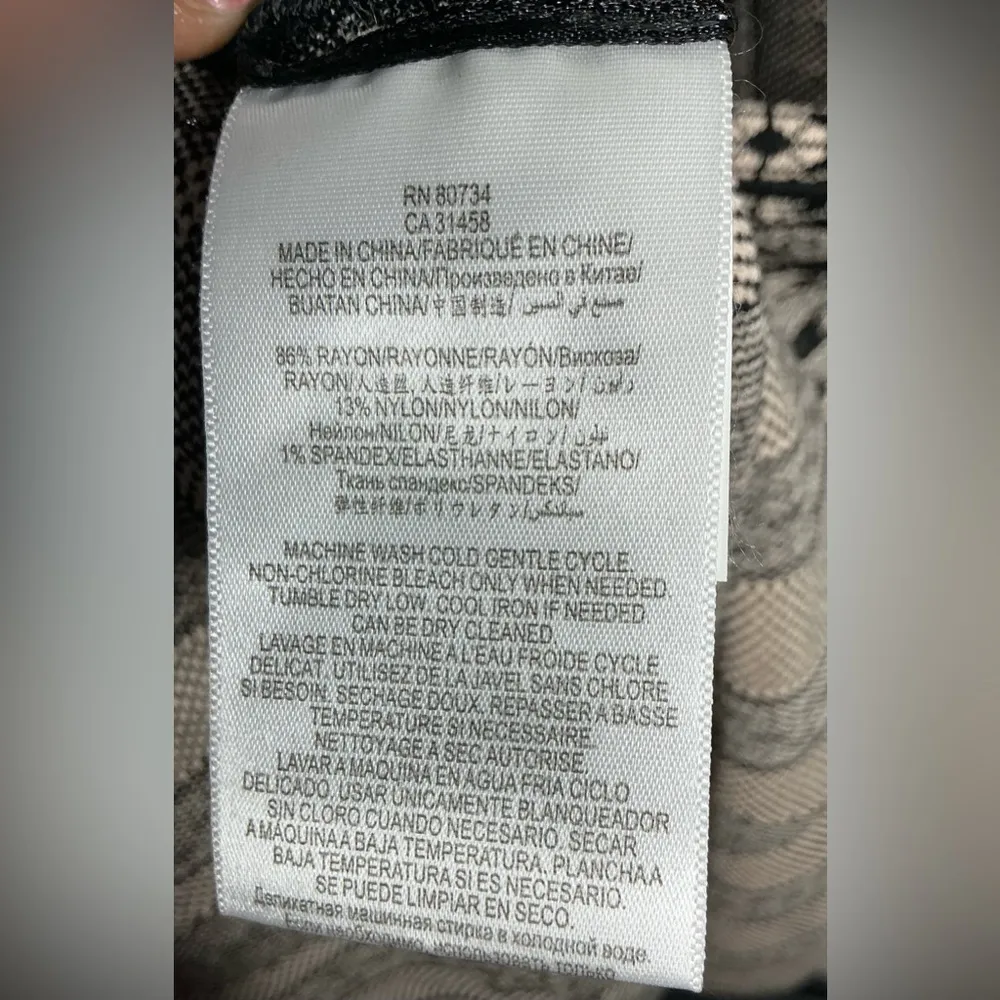 BCBGMaxAzria Black and Cream Patterned Mini Dress - Image 7