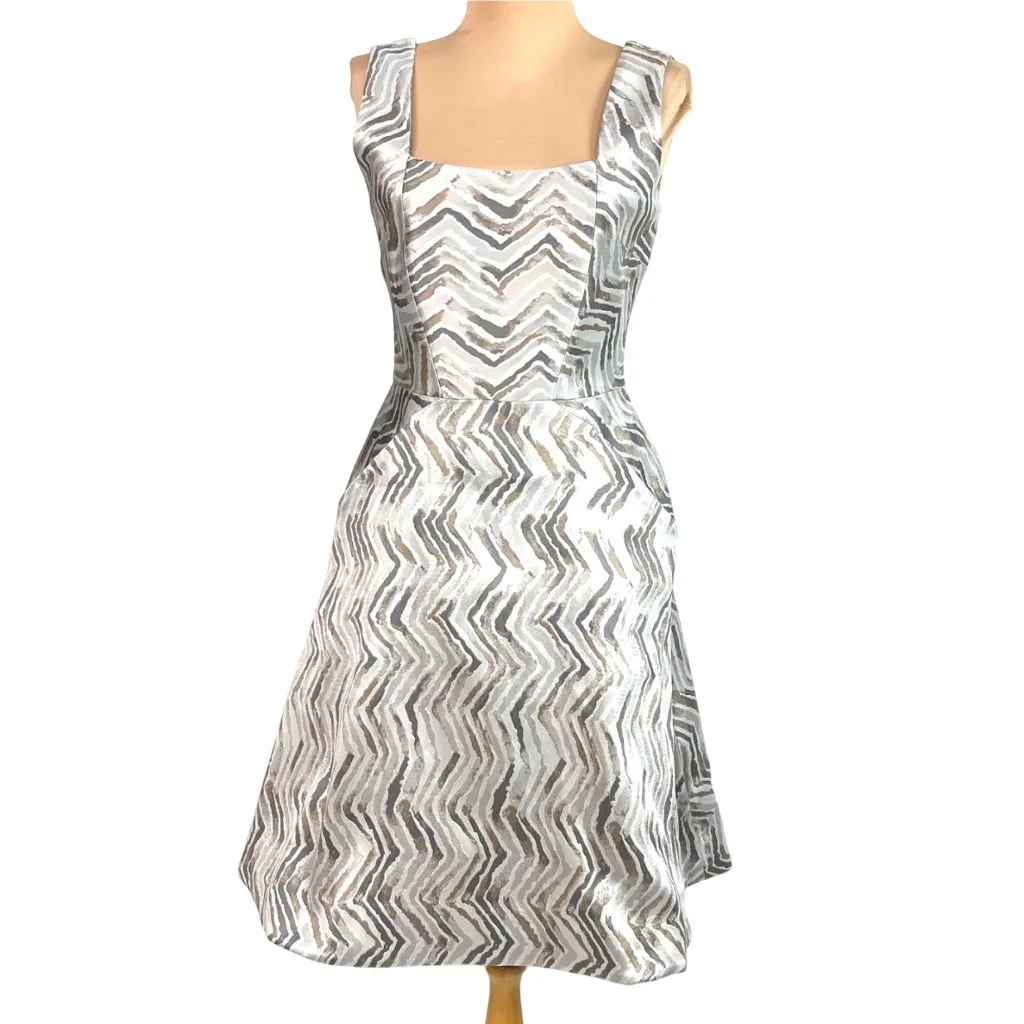 Hilton Hollis Chevron Print Fit & Flare Cocktail Dress Size 2 Shiny Party Gray - Image 2