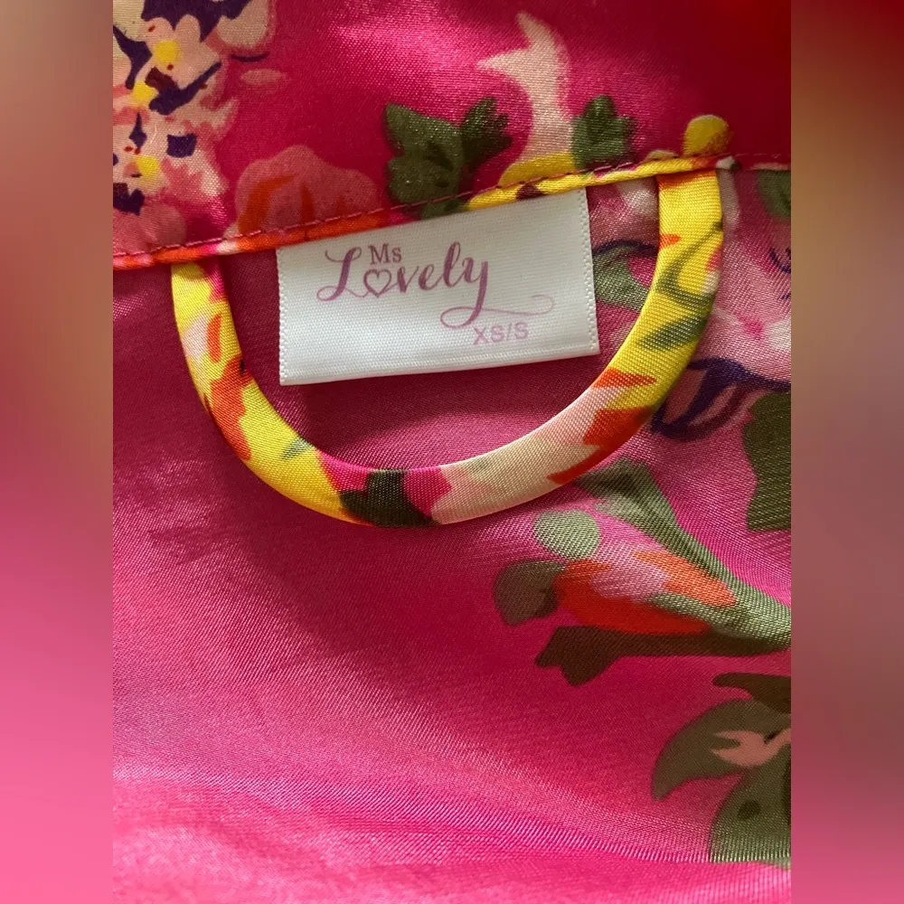 Ms Lovely Hot Pink Baroque Floral Satin Kimono Short Robe Size XS - Image 8
