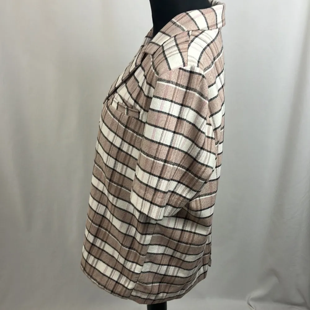 Treasure & Bond Plaid Short Sleeve Blazer woman’s size medium - Image 4