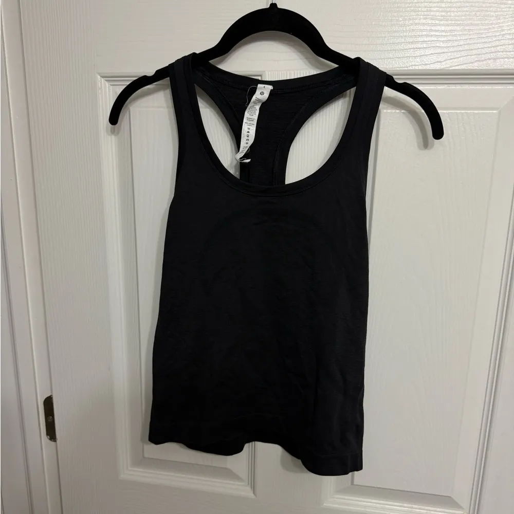 Swiftly Tech Racerback Tank Top 2.0
*Waist Length - Image 4
