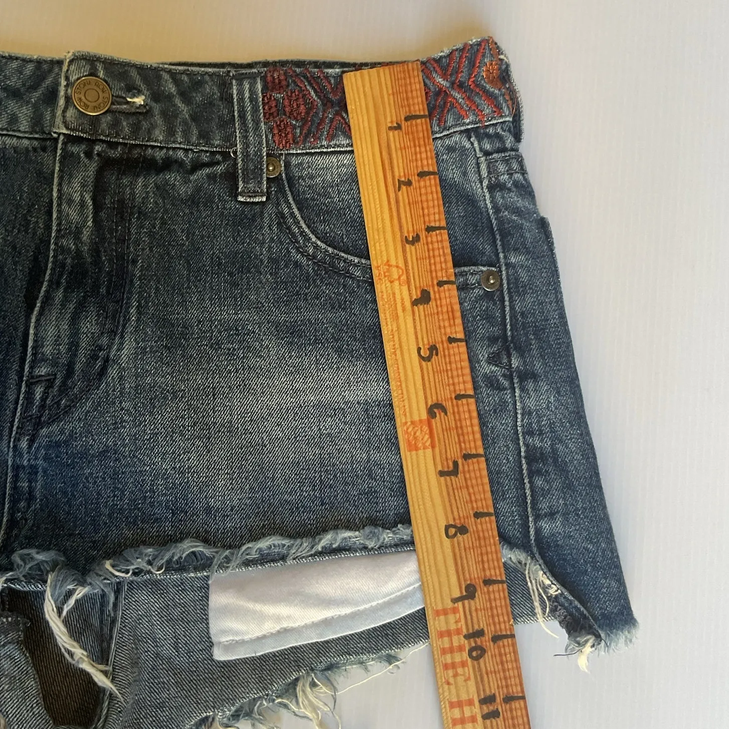 Volcom Stone Row High Rise Denim Shorts Women 27 Blue Embroidered Waist Cutoff - Image 8