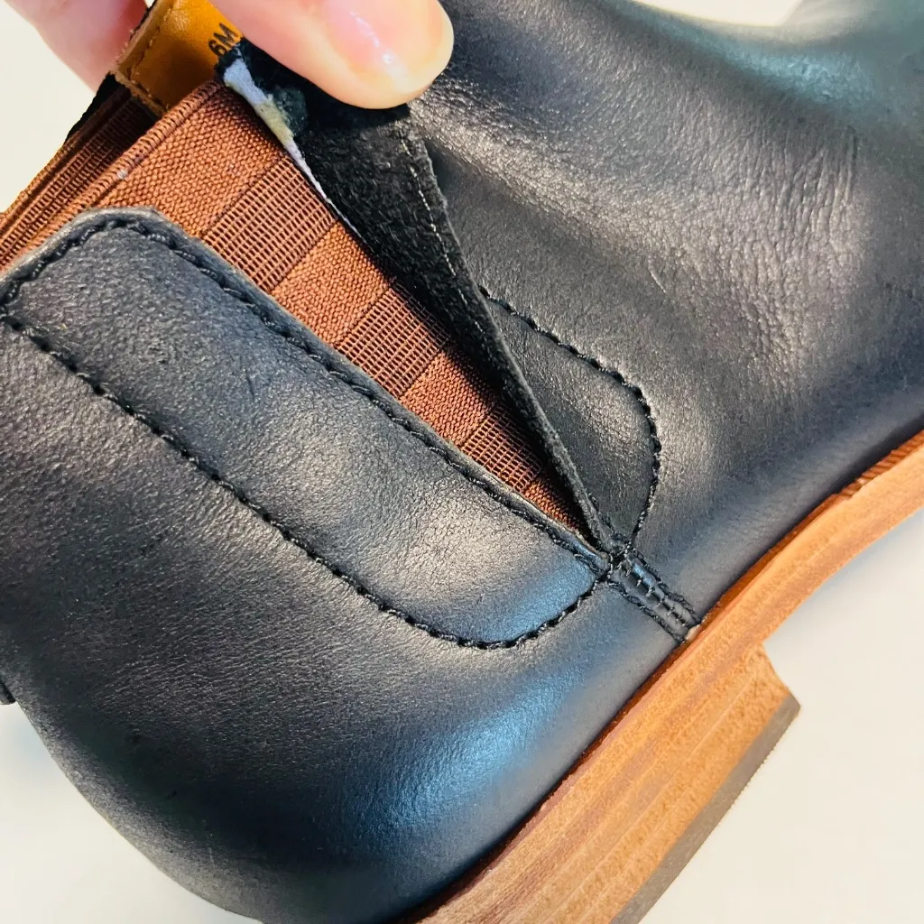 Kork Ease Sz 6M Black Leather Velma Chelsea Boot Pull‎ On Rubber Inserts Outsole - Image 4