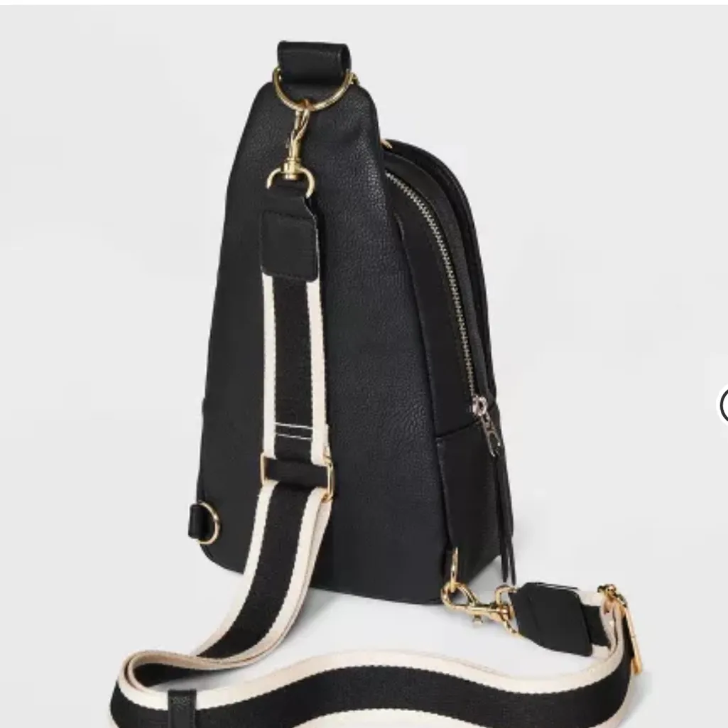 Universal Thread Black Crossbody Bag - Image 3