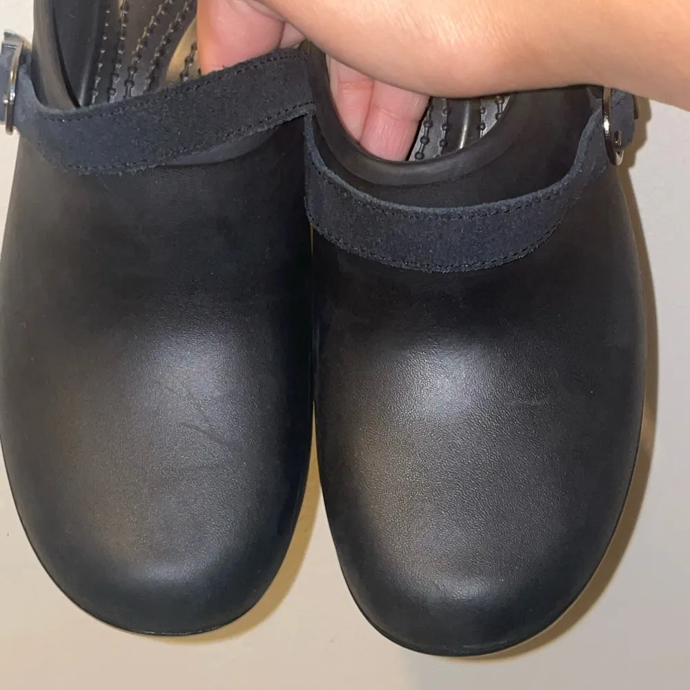 Crocs Dual Comfort Sarah Black Heeled Clogs - Image 5