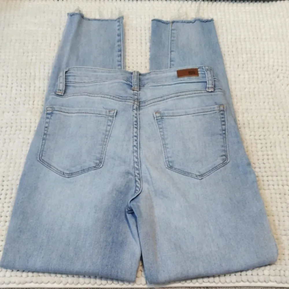 Woman's RSQ Vintage Mom Jeans Size 00/W23 #6804 - Image 2