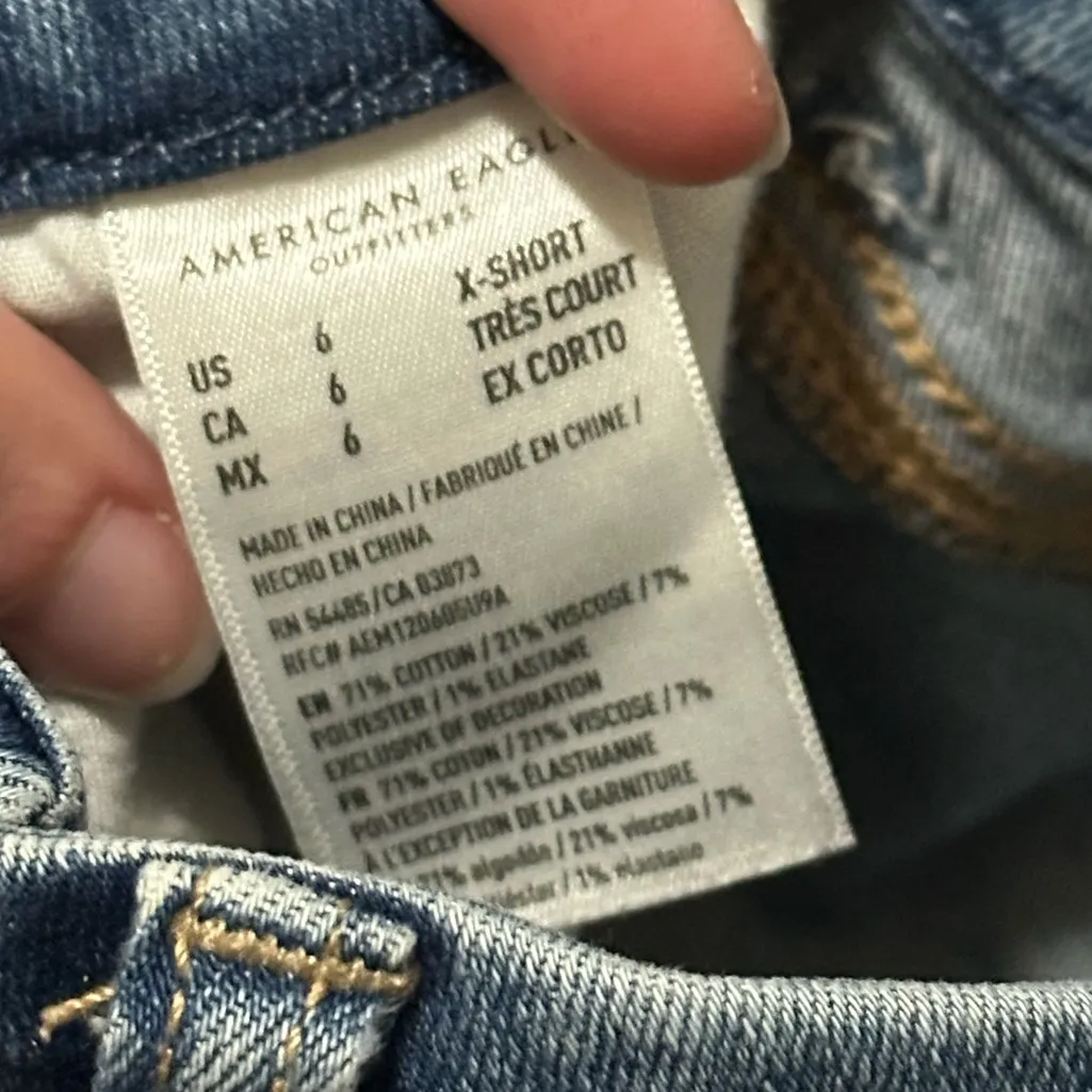 American Eagle Women’s Distressed Curvy Super Hi-Rise Jeggings X-Short size 6 - Image 4