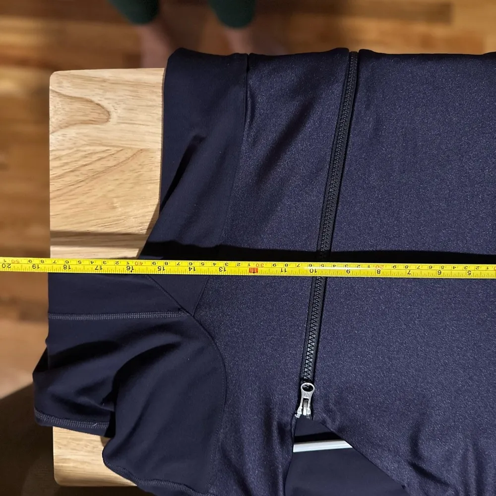 LULULEMON EMERGE RENEW JACKET COLOR BLACK GRAPE - Image 4