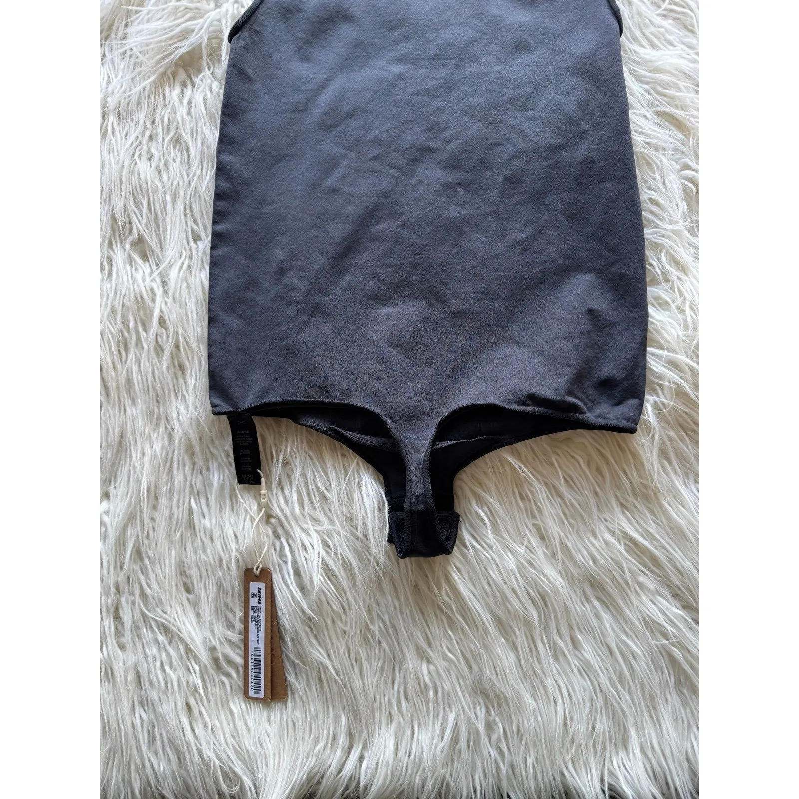 Skims Essential Crew Neck Sleeveless Bodysuit Onyx XXS/XS - Image 9