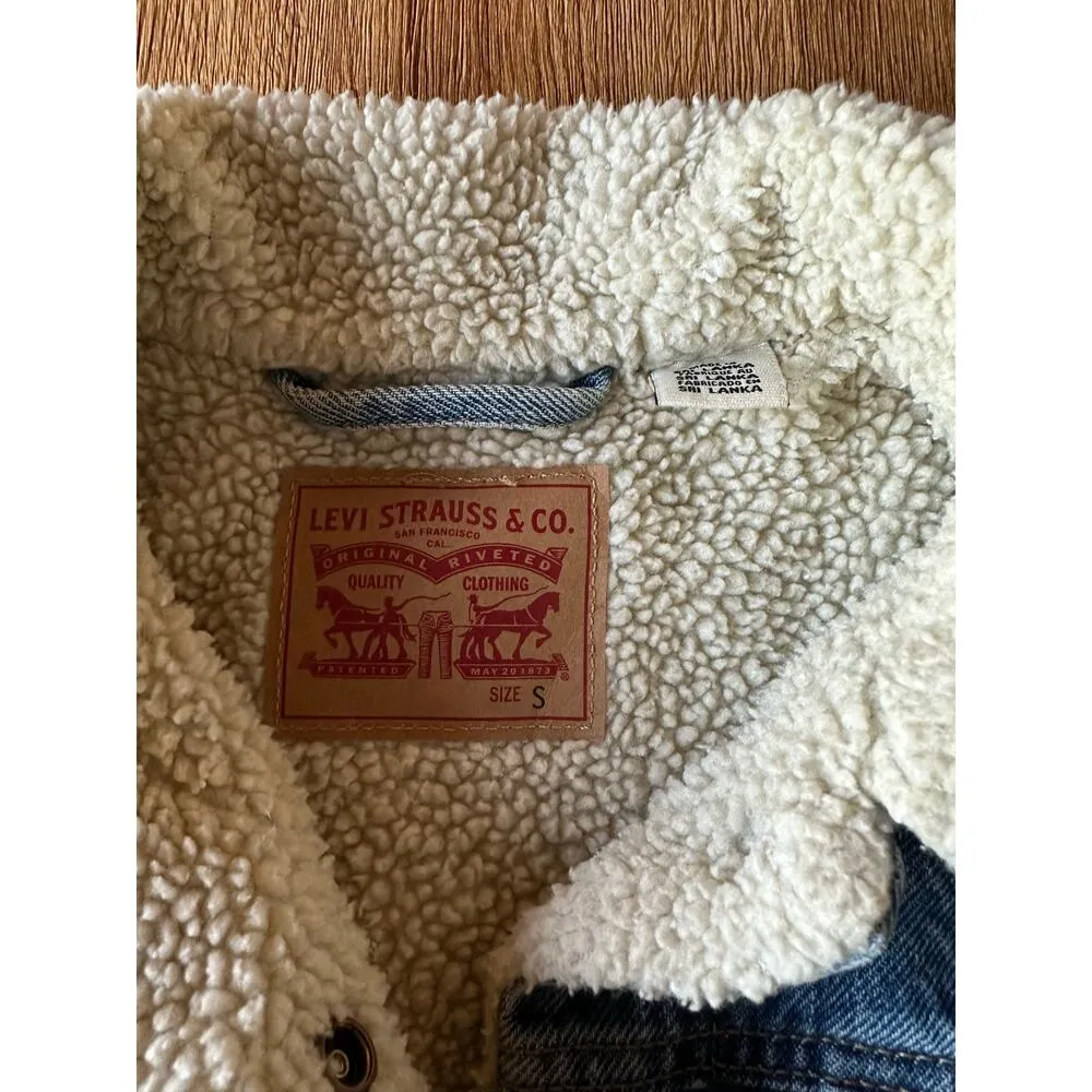 Levi’s Sherpa Trucker Jean Jacket Size Small - Image 2