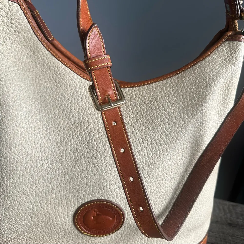 Vintage Dooney & Bourke All Weather Leather Handbag Shoulder Hobo Bag Purse - Image 3