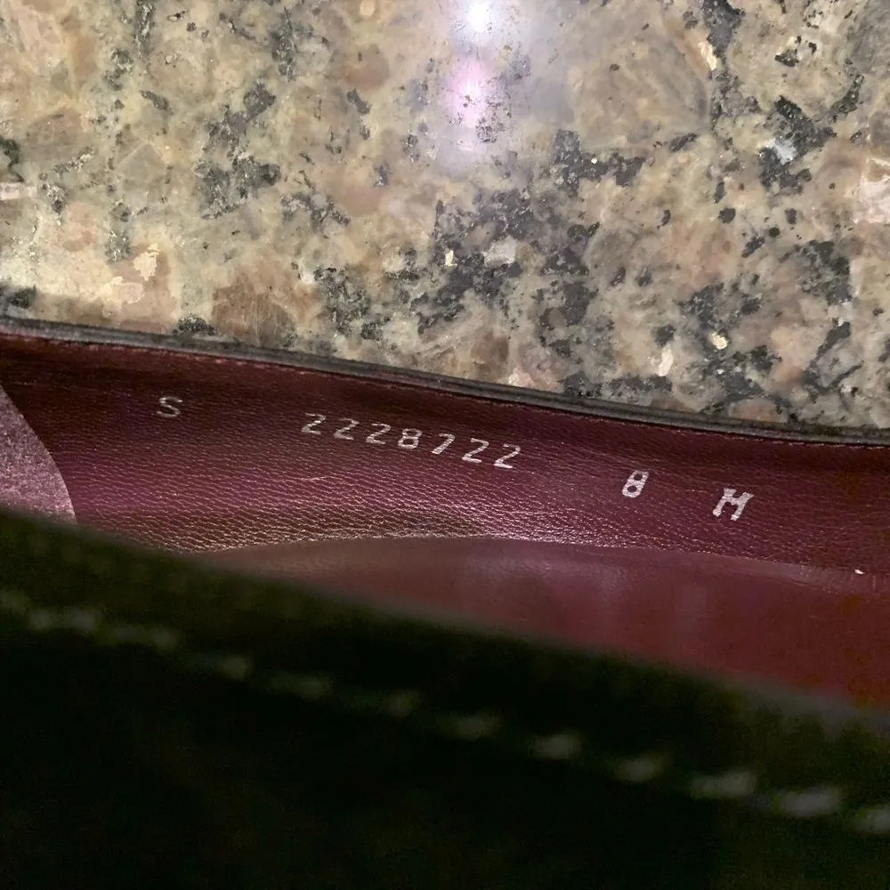 Stuart Weizman Suede Leather Pumps with Flower Petal Detail Size 8 - Image 9