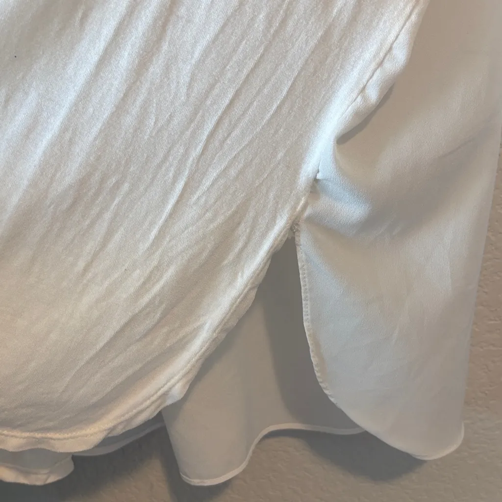 Neiman Marcus Cream V-Neck Blouse - Image 6