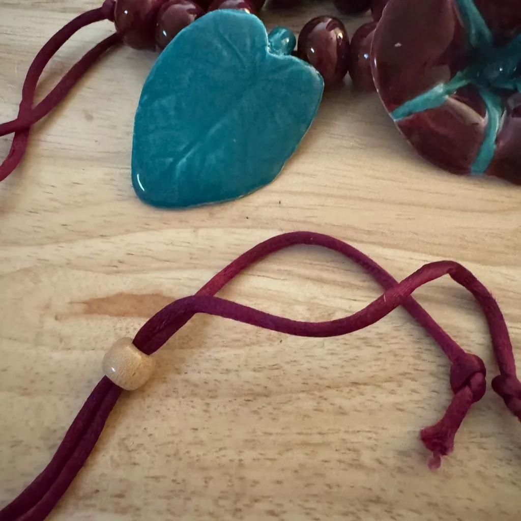 Artisan Ceramic Leaf Necklace with Beads Red - Image 3