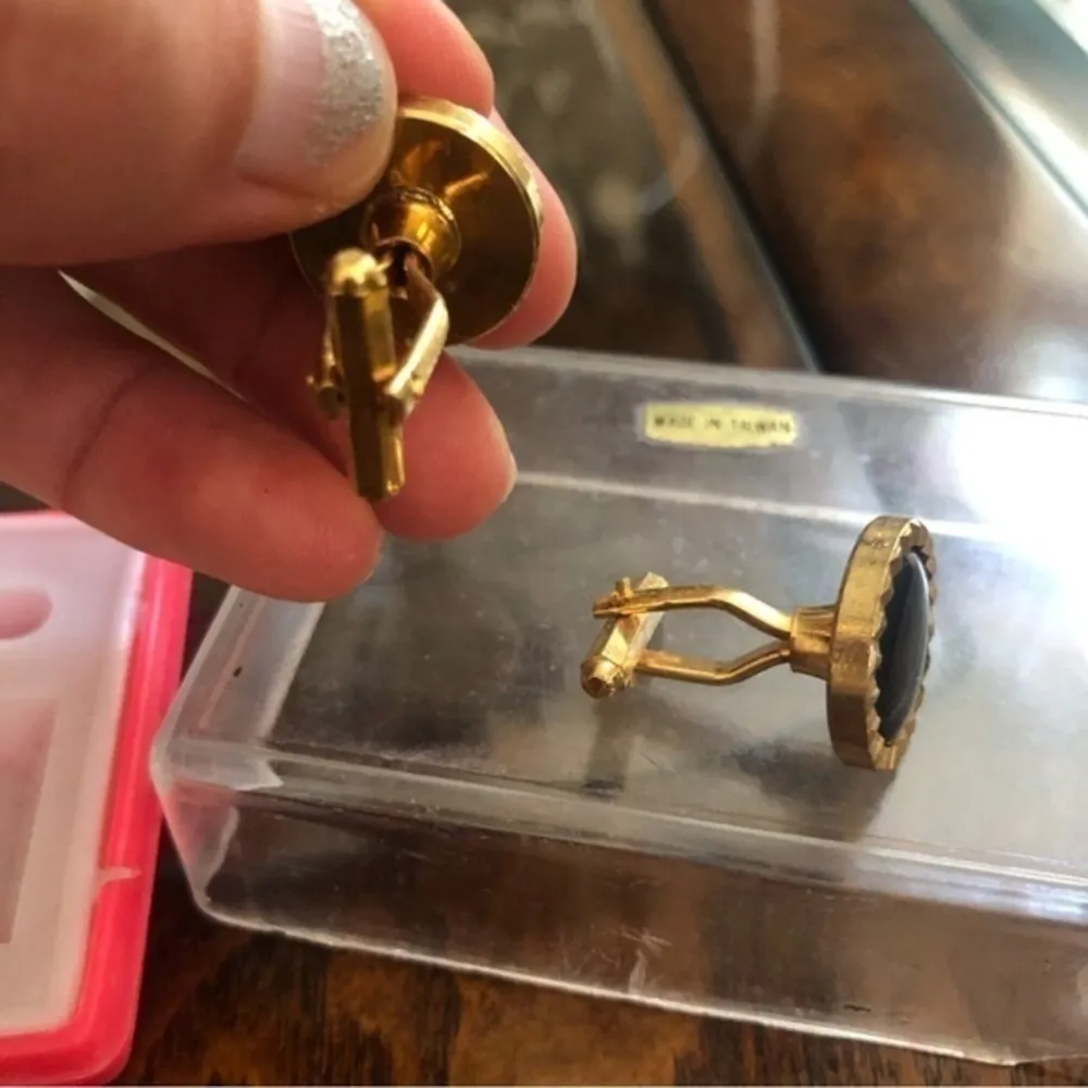 Vintage Made in Tawaii Cufflinks Set - Image 8