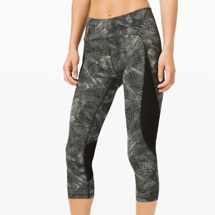 LULULEMON Run Off Route Mid Rise 21” Crop in Velocity Mesh Island Mist Black 4 - Image 3