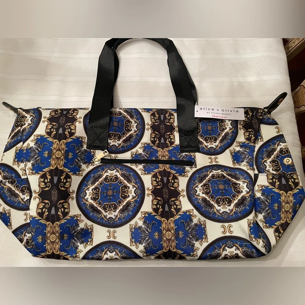 Alice + Olivia NWT Duffle Bag Regal Romance Travel by Stacey Bendet - Image 4