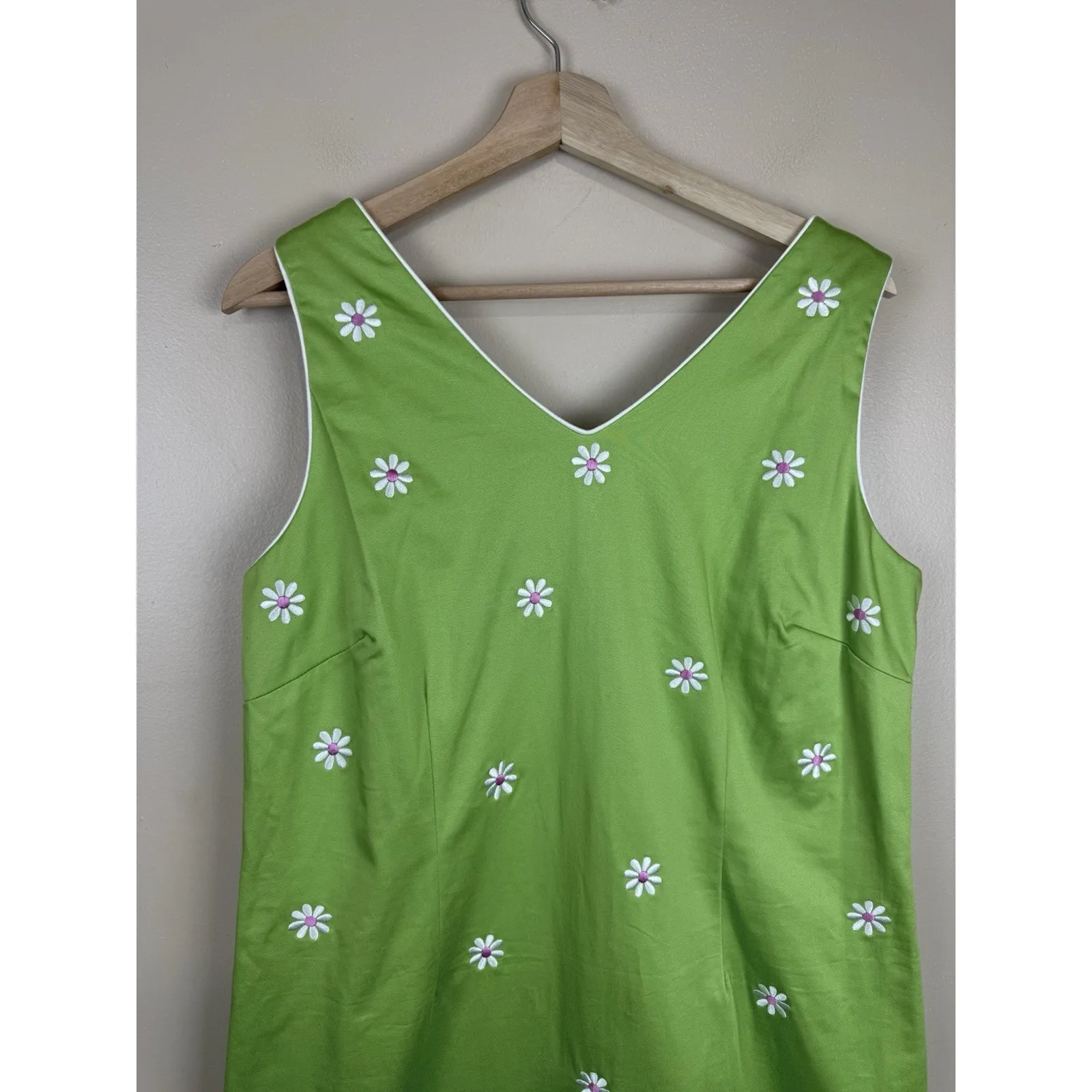 Sag Harbor Lime Green Embroidered Floral Sheath Dress Sleeveless V-Neck Size 14P - Image 2