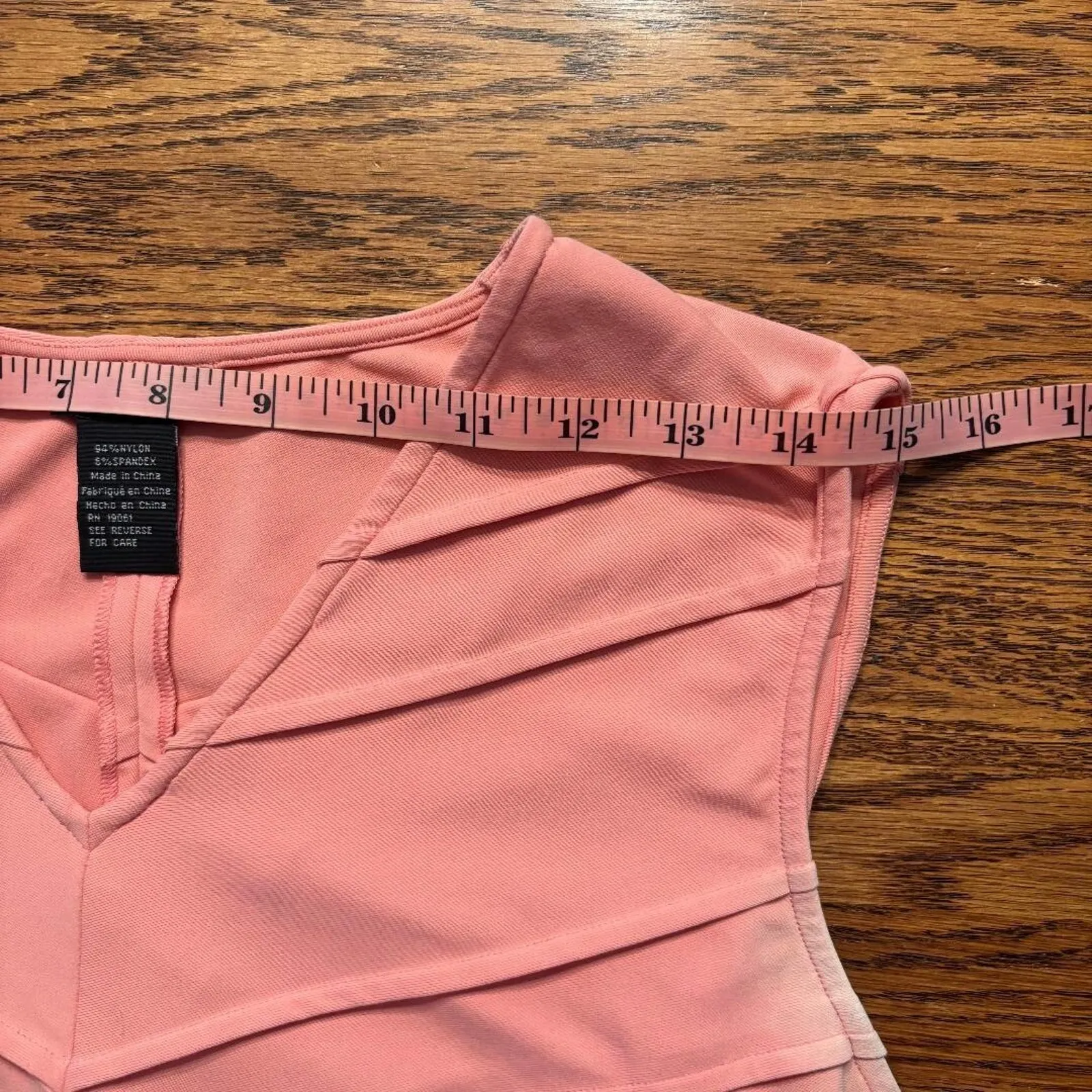 Doncaster Peach Sleeveless Top V neck no size on tag see measurements - Image 7