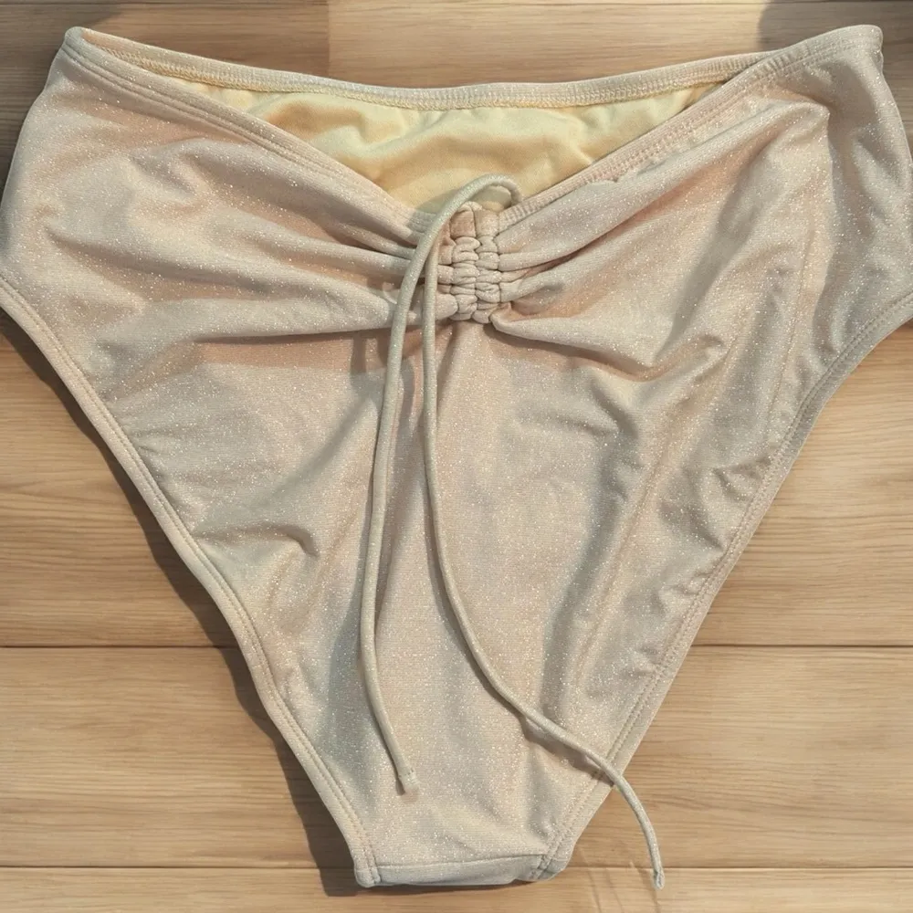 Shade & Shore Tan Bralette Bikini Set. Top is small. Bottom is medium. - Image 2