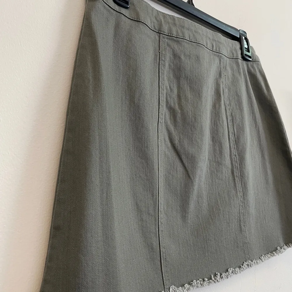 BCBGeneration skirt NWT - Image 9