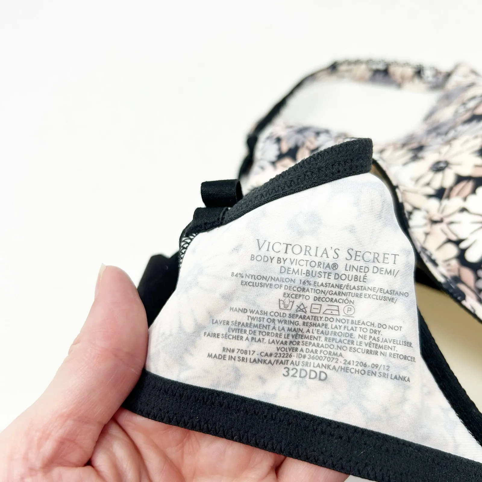 Victorias Secret Body By Victoria Floral Rhinestone Lined Demi Bra‎ Size 32DDD - Image 7