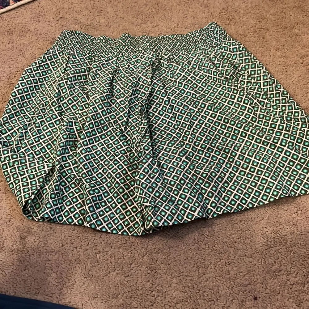Two by Vince camuto stretchy pull on shorts xs Green - Image 9