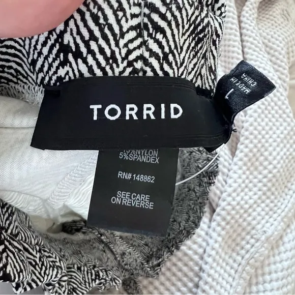 TORRID SLIM TAPER‎ STUDIO LUXE PONTE HIGH-RISE TIE-FRONT PANT - Image 3