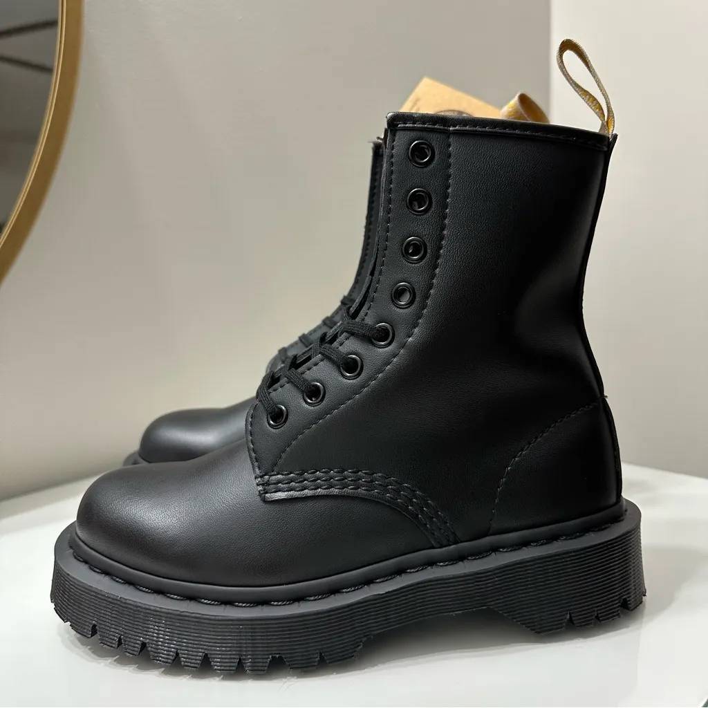 Dr. Doc Martens 1460 Vegan Bex Mono Lace Up Black Out Leather Women's Boots Sz 5 - Image 4