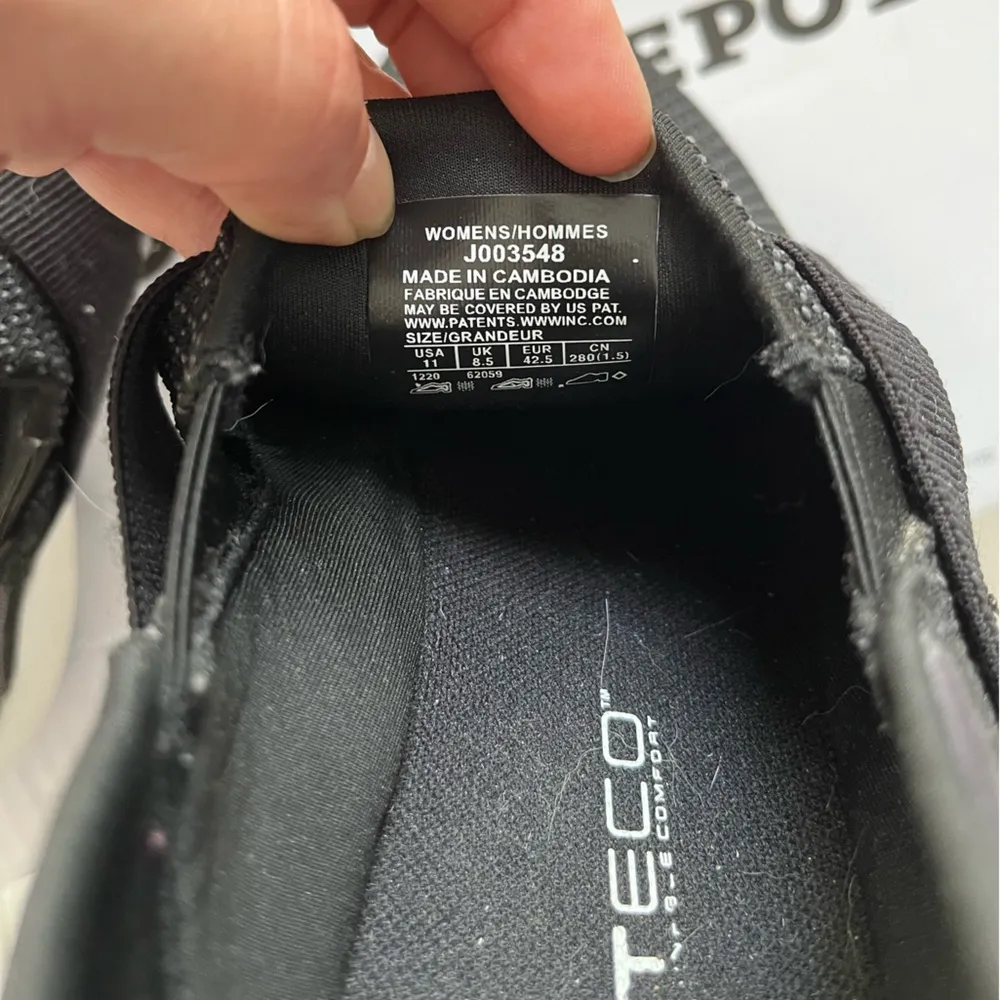 Merrell  Floateco black slip on shoes - Image 5