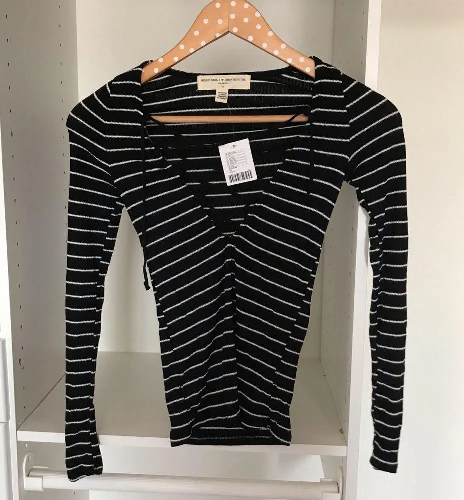 Urban Outfiters Lace Up Top New With Tags - Image 4