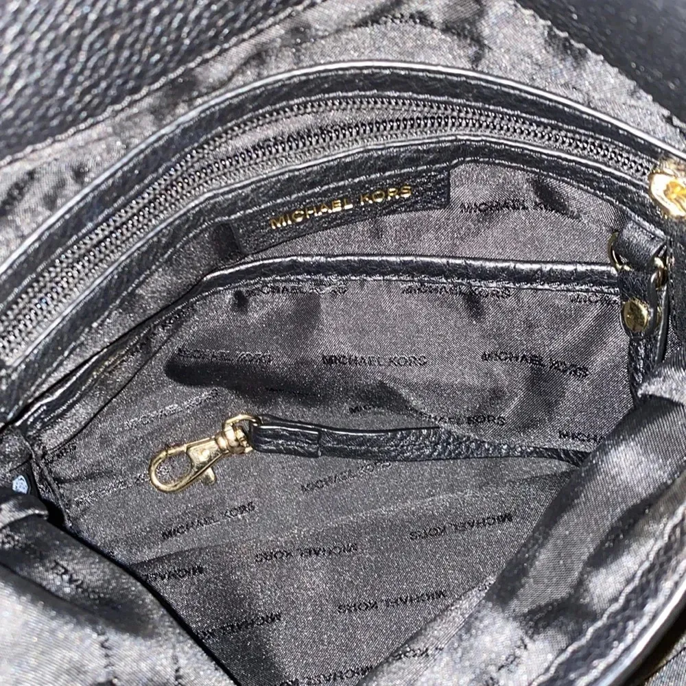 Michael Kors Newbury Pebbled Leather Chain Tote‎ Bag - Image 9